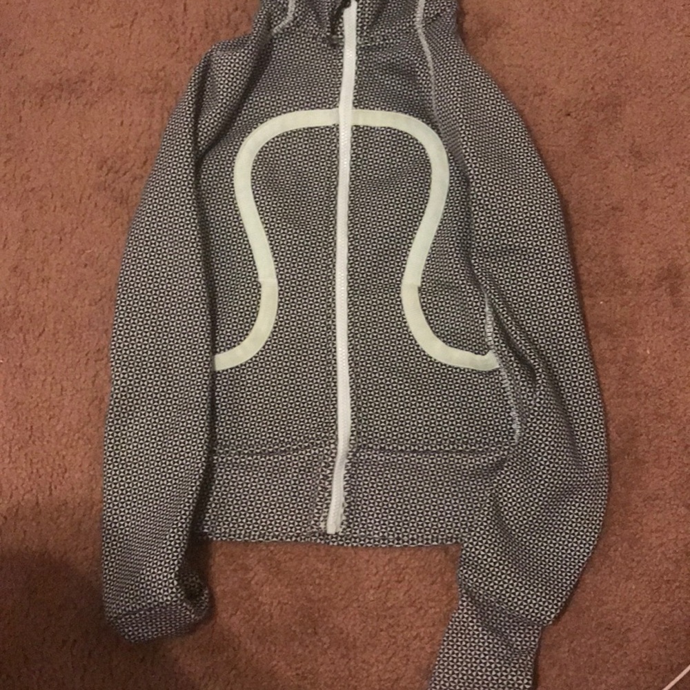 Lululemon scuba hoodie size 4